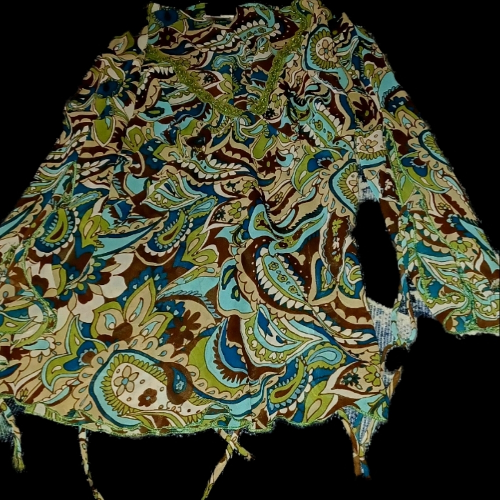 Cute wavy summer shirt